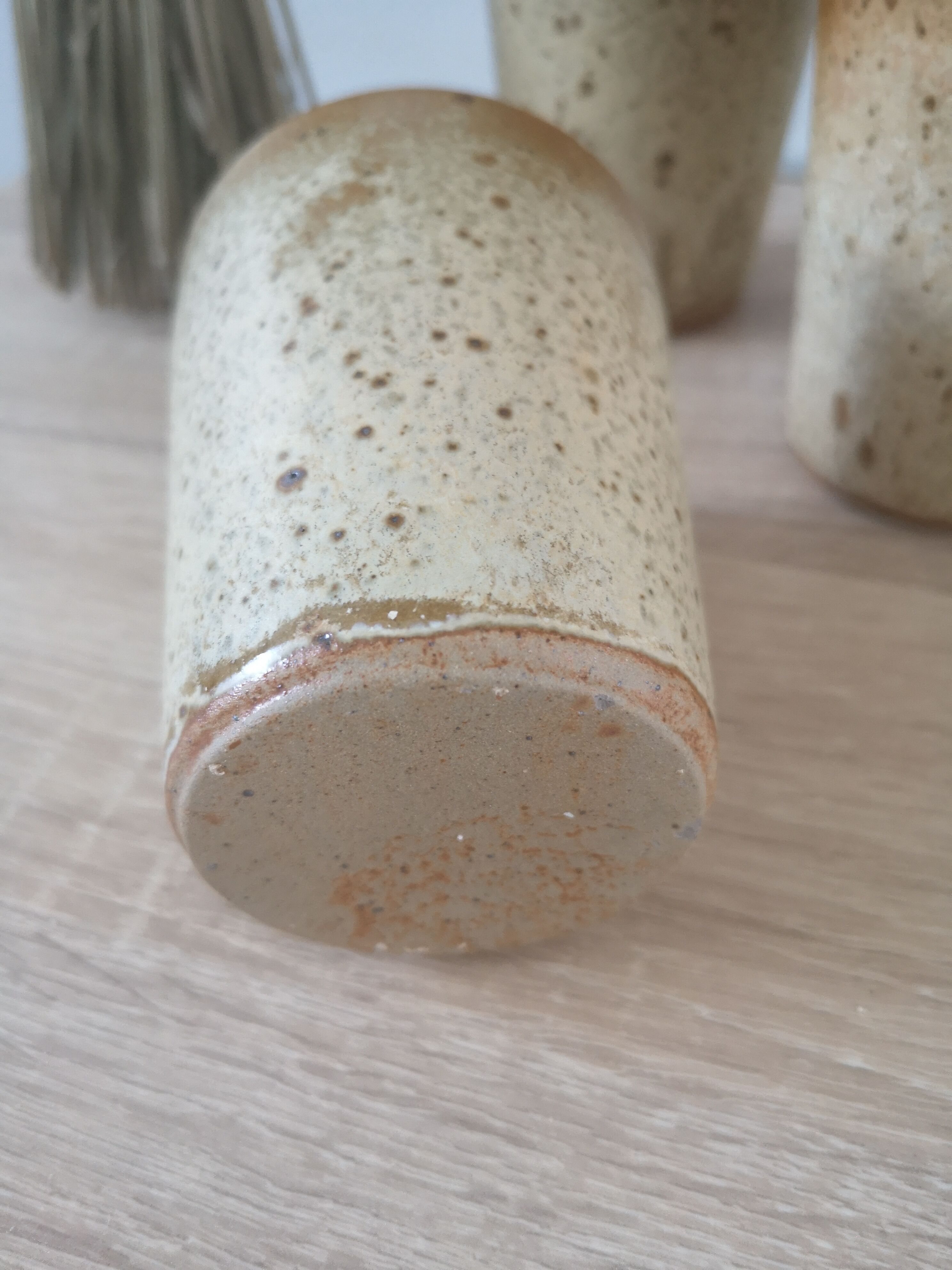 Lot of 6 sandstone cups