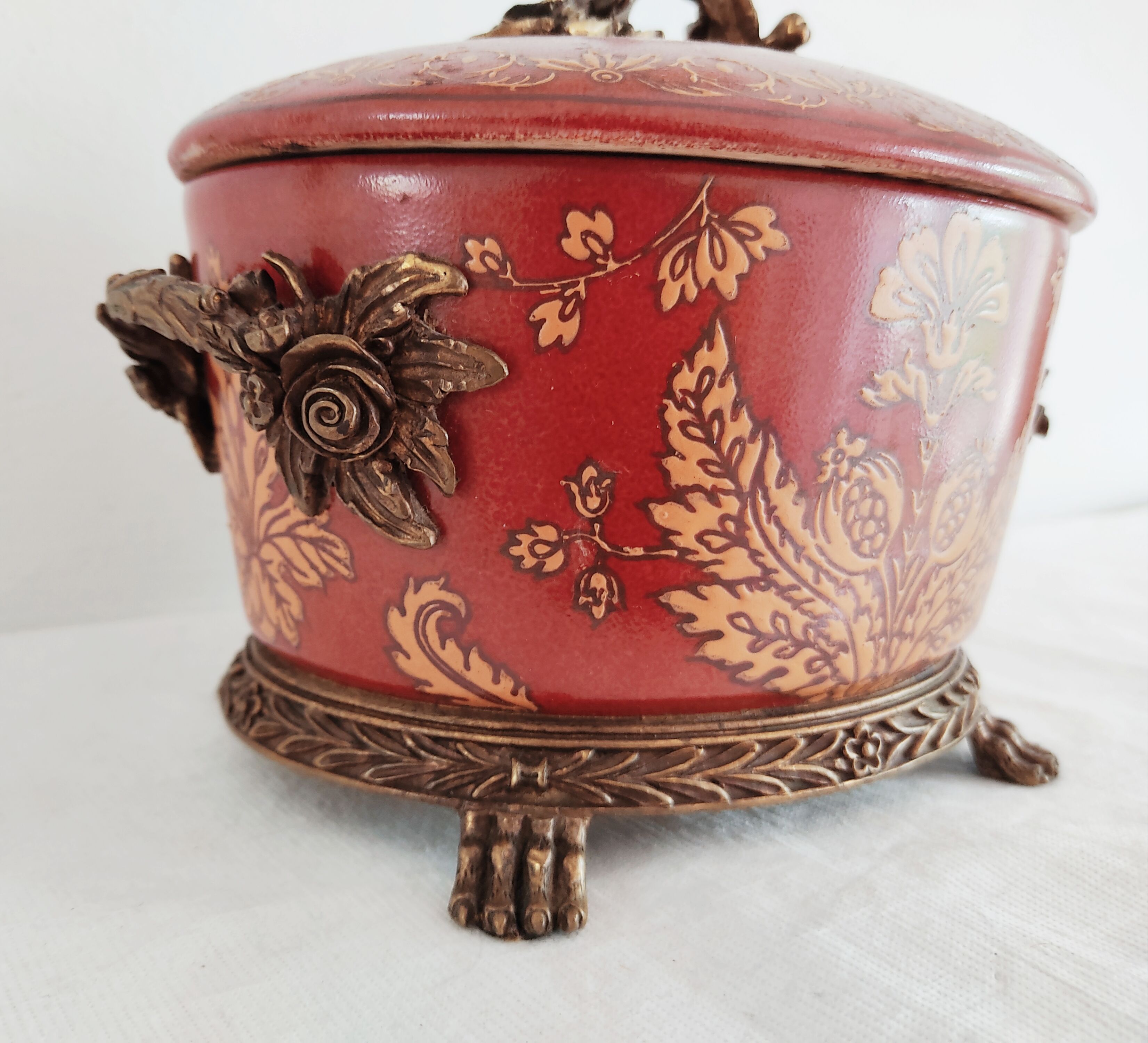 Chinese porcelain box with bronze frame