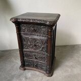 Commode XIXème pin noirci sculpté