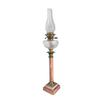 Corinthian-columned oil lamp