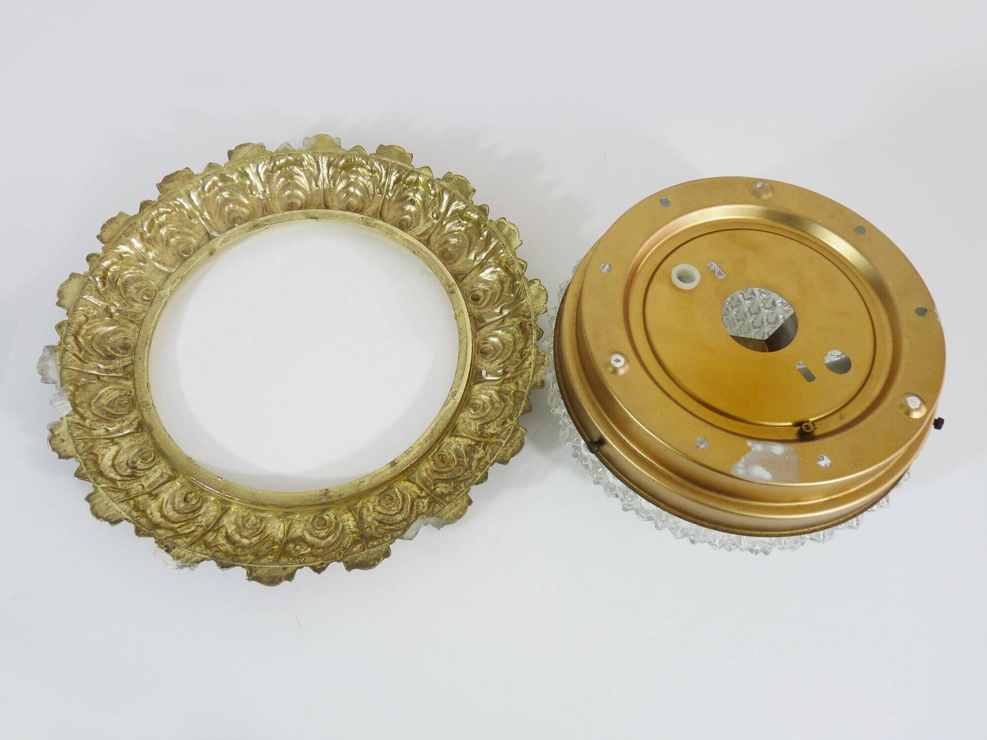 Brass and gold metal ceiling and diamond chiseled glass globe, double lights. Year 80