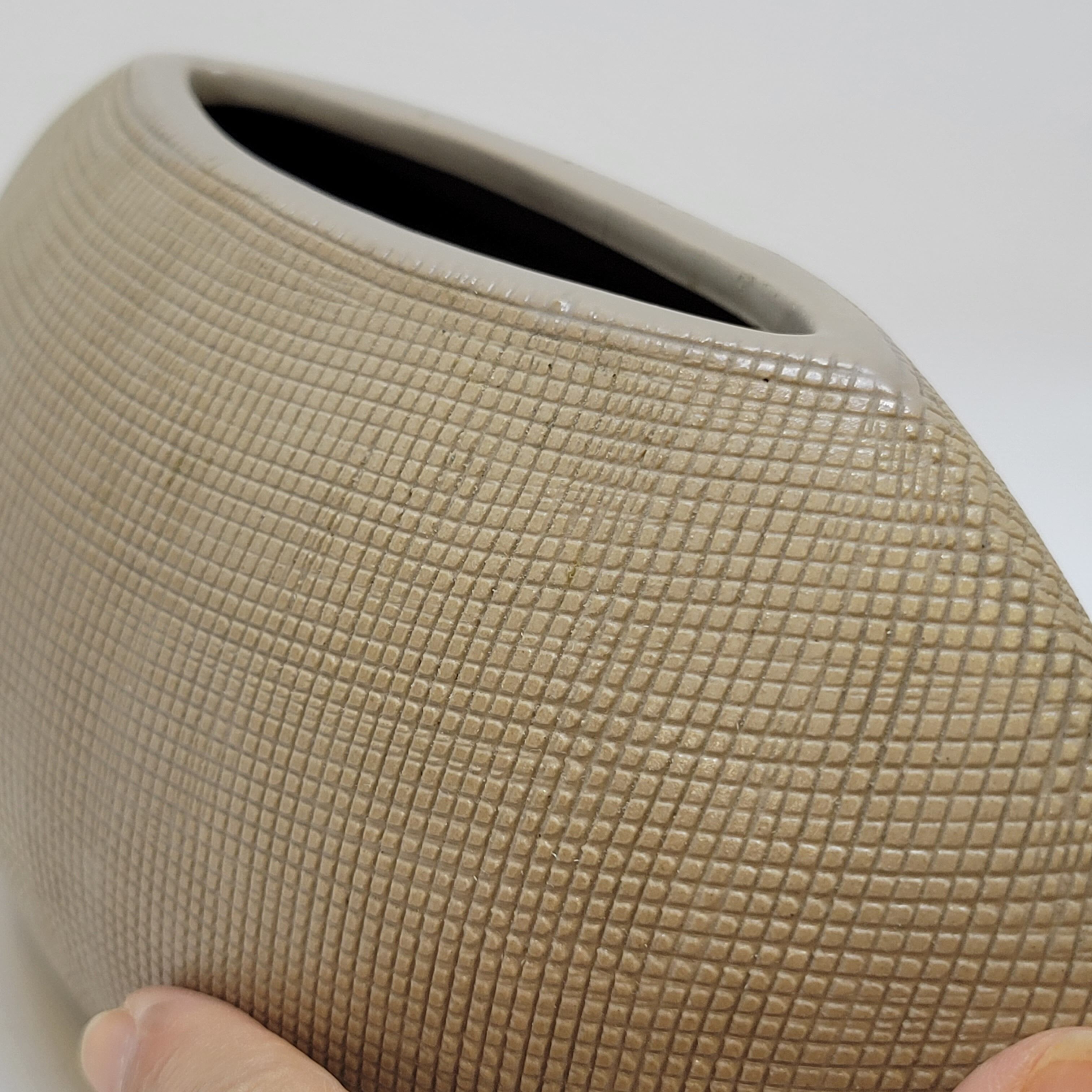 Vase lentille en céramique beige