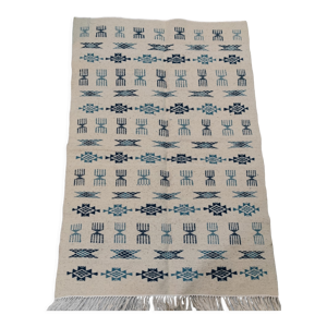 Tapis blanc et bleu fait main en