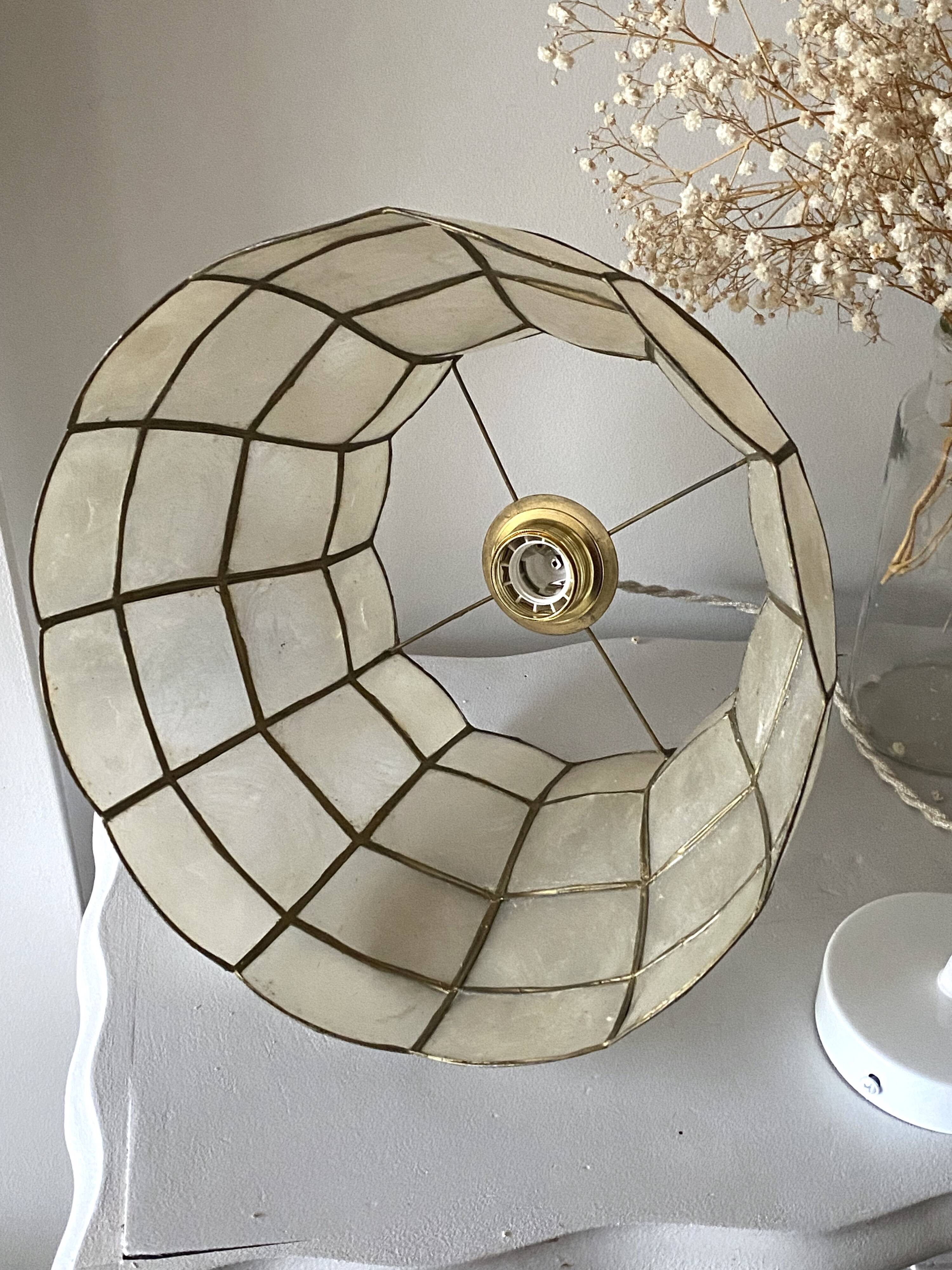 Natural mother-of-pearl pendant light