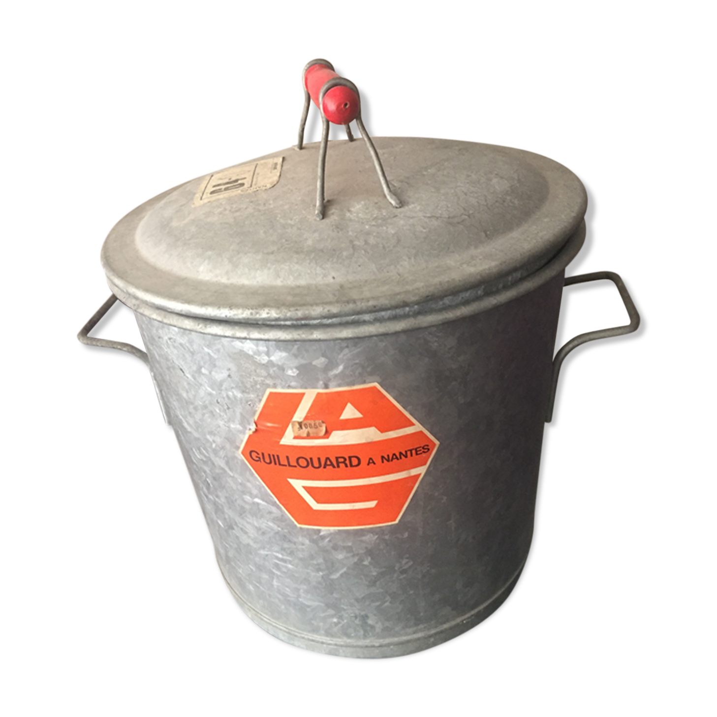 Vintage Guillouard laundry in zinc