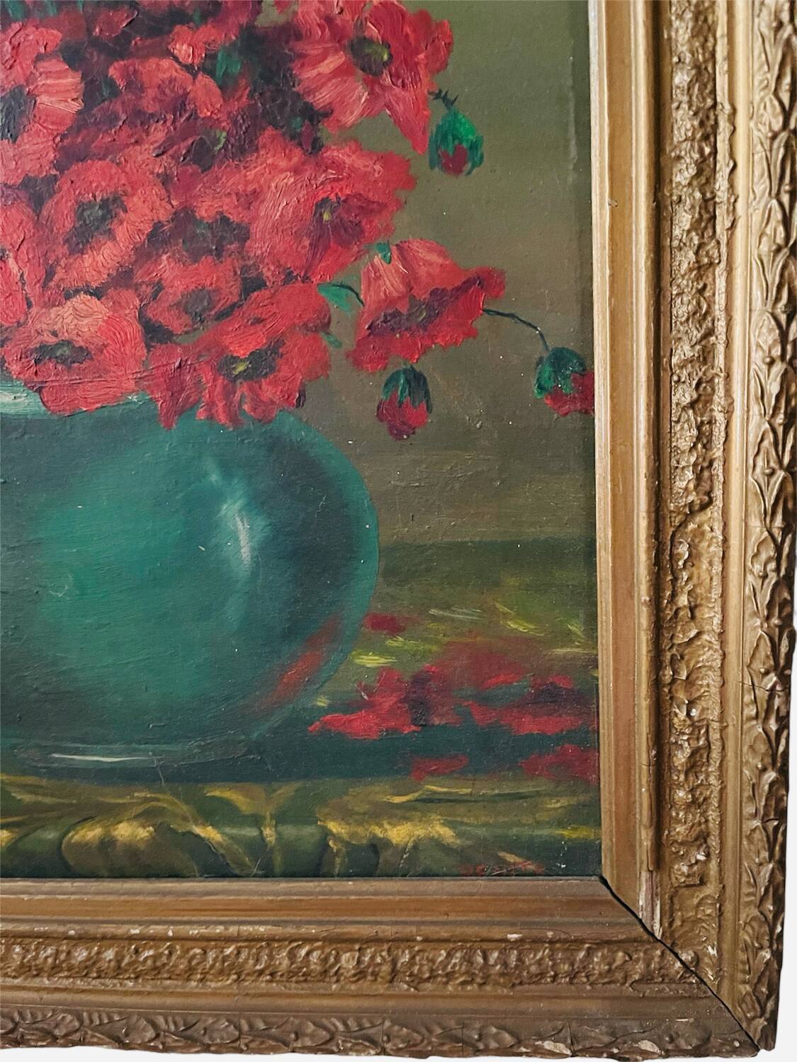 Bouquet of poppies on a table.