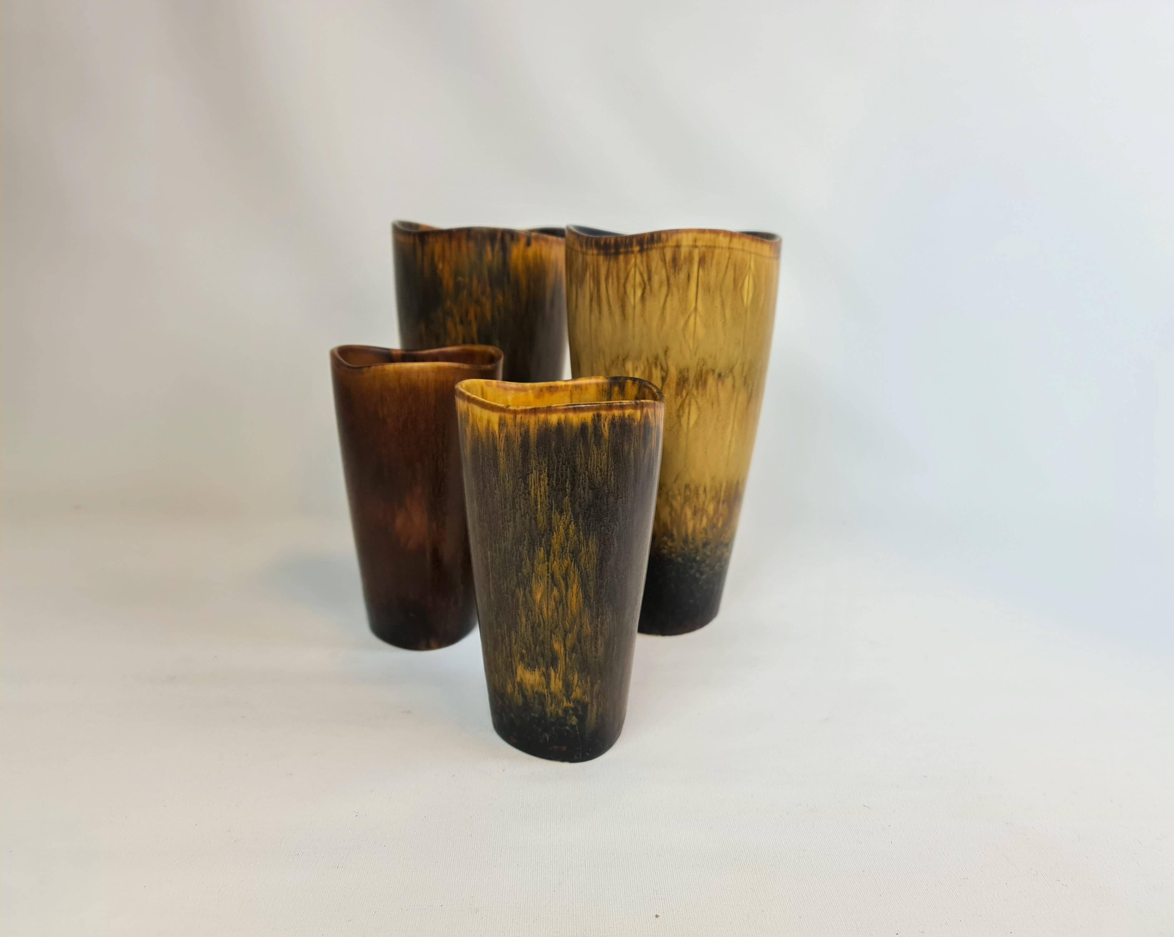 Set de 4 vases en céramique de style moderne du milieu du siècle Gunnar Nylund Rörstrand Suède