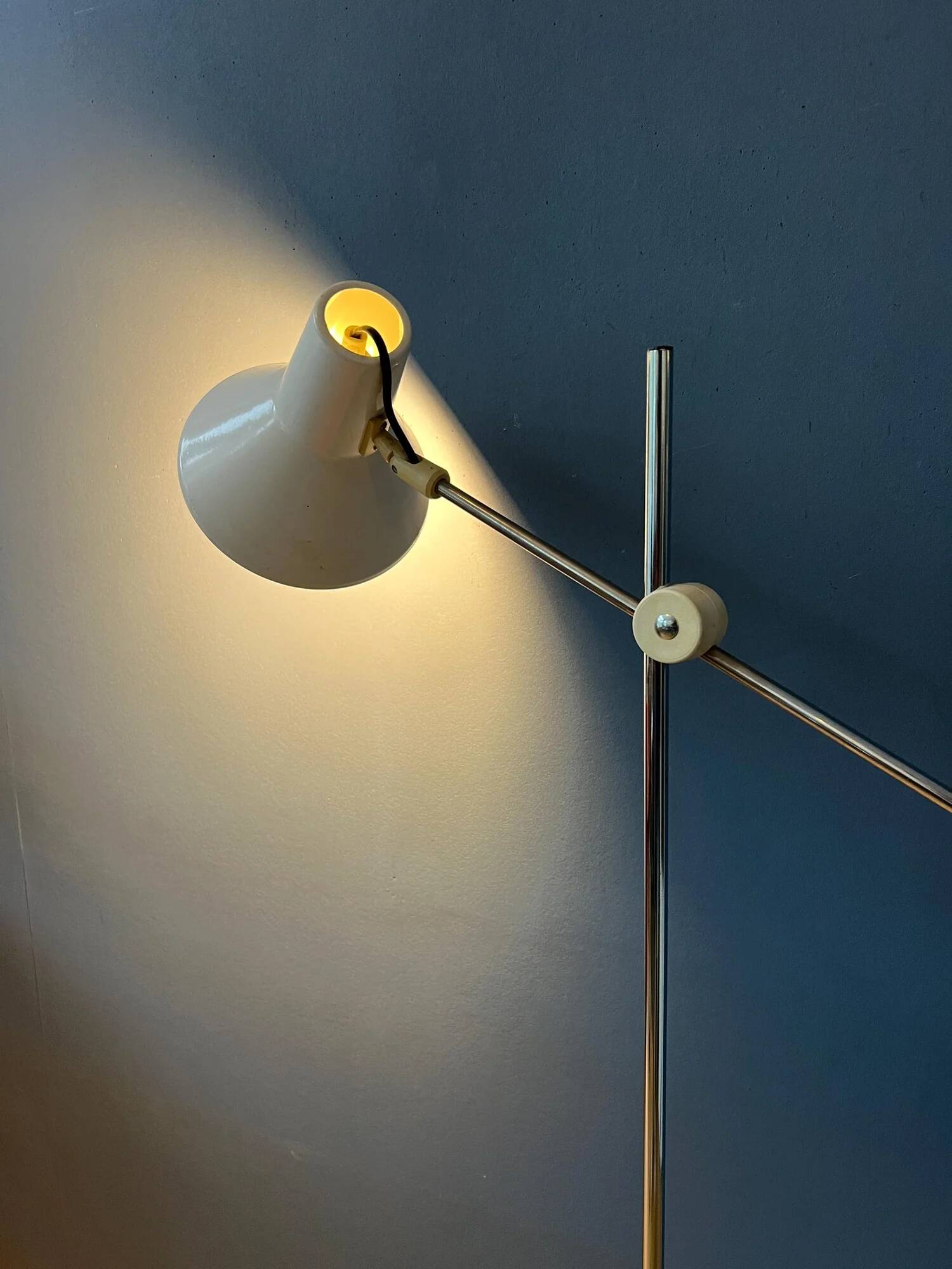 Lampadaire réglable blanc vintage des années 50