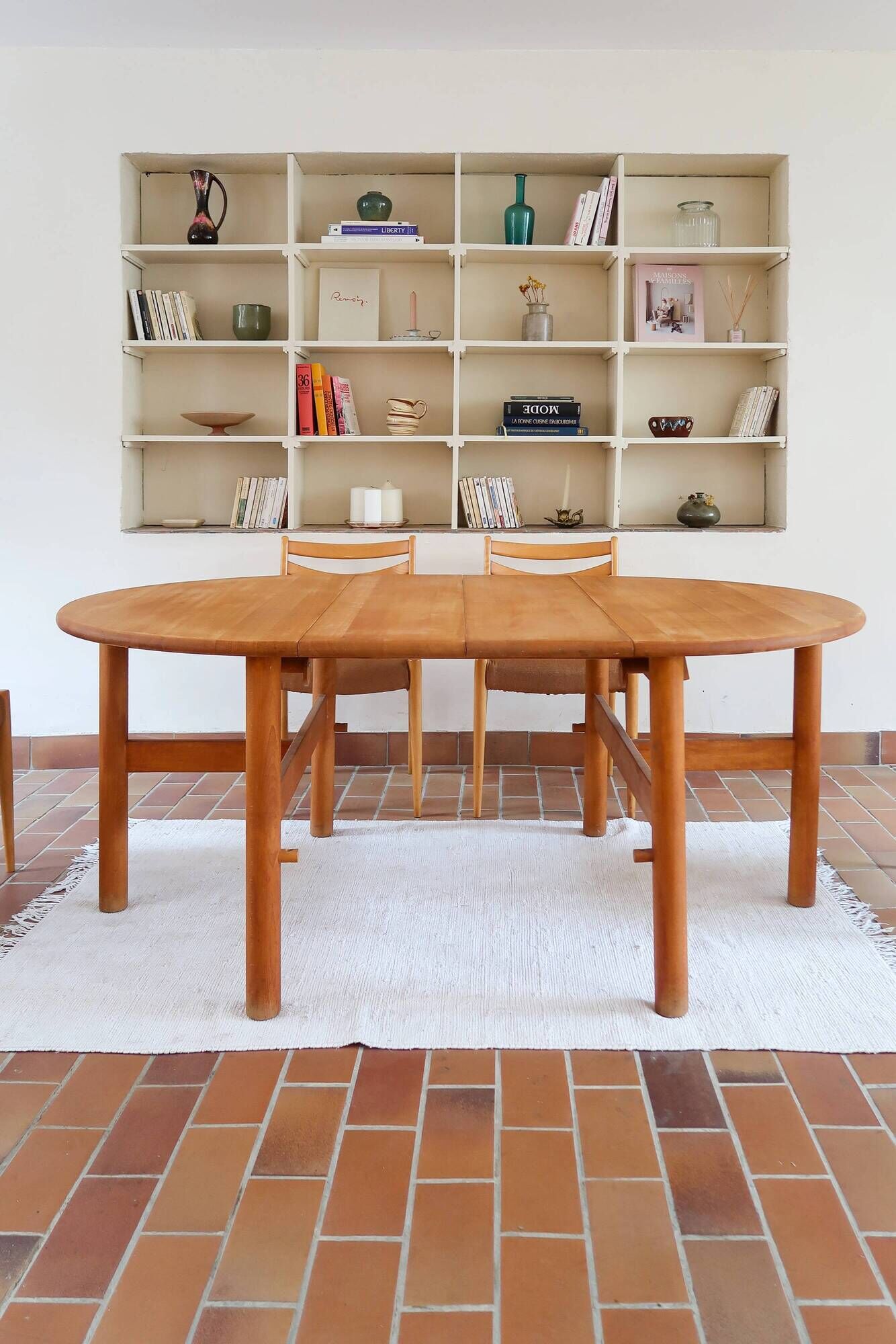 Table ronde extensible en hêtre massif, années 80