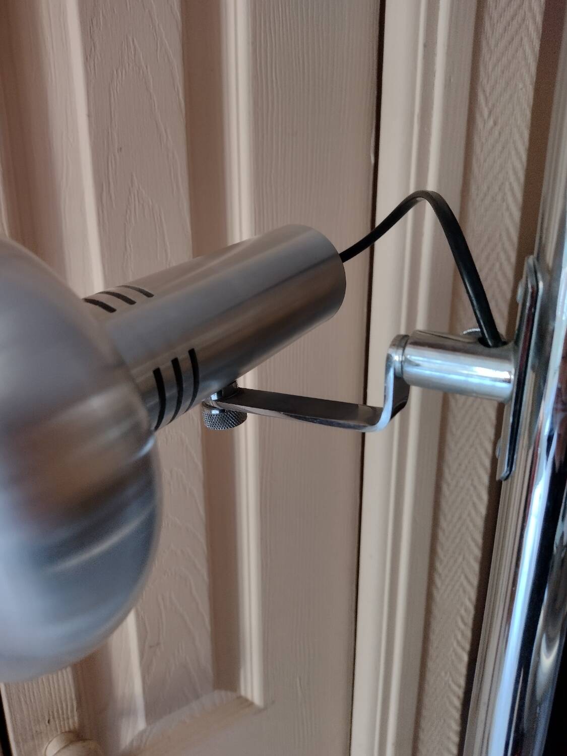 Vintage 70s floor lamp in chrome and aluminum reflector