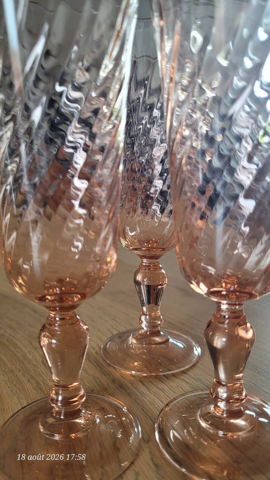 3 Rosaline champagne flutes