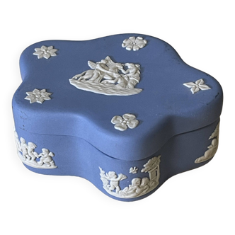 Wedgwood porcelain jewelry box