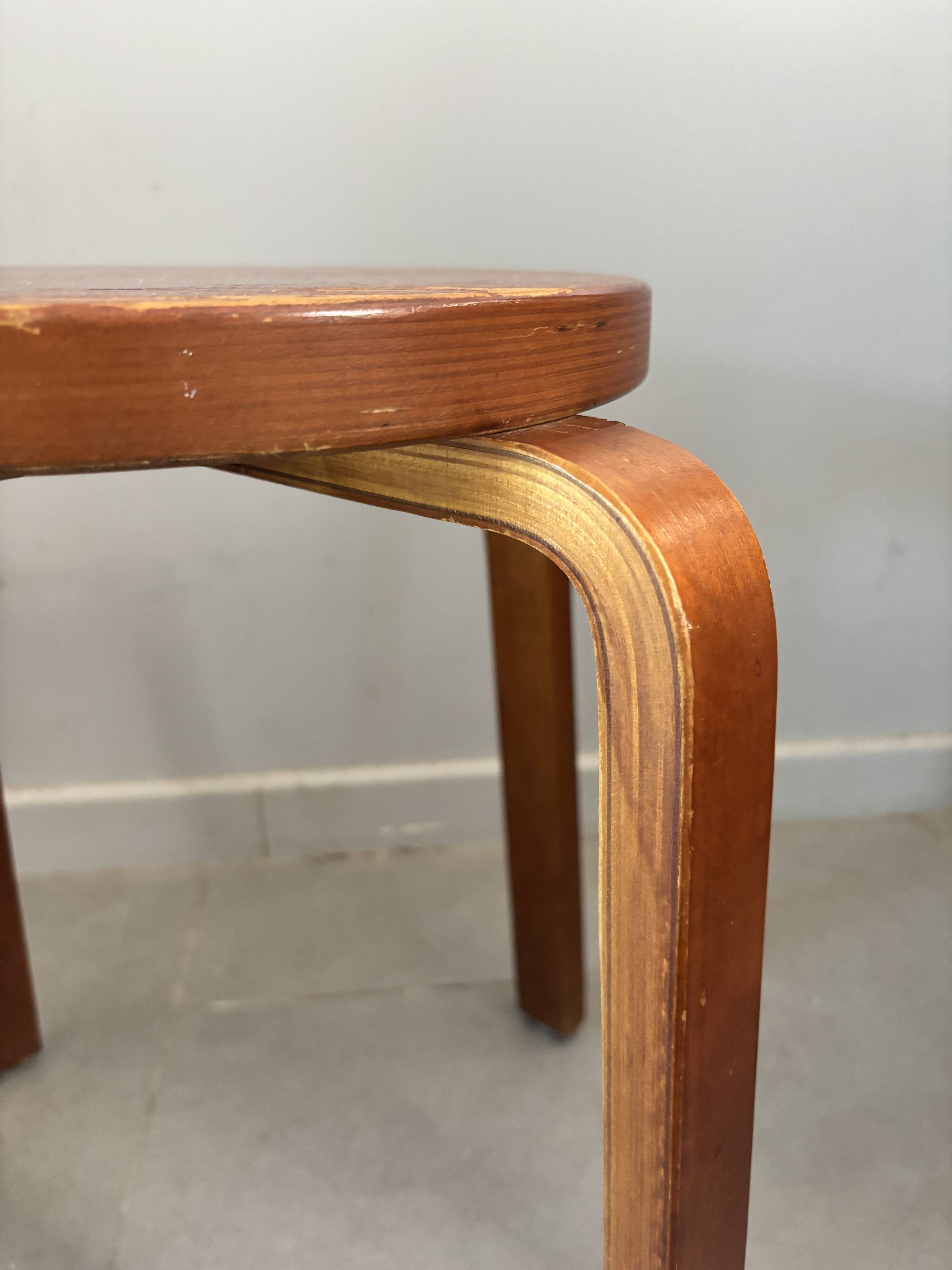 Pair of Artek stools model E60 (rare version with 4 legs), Alvar Aalto
