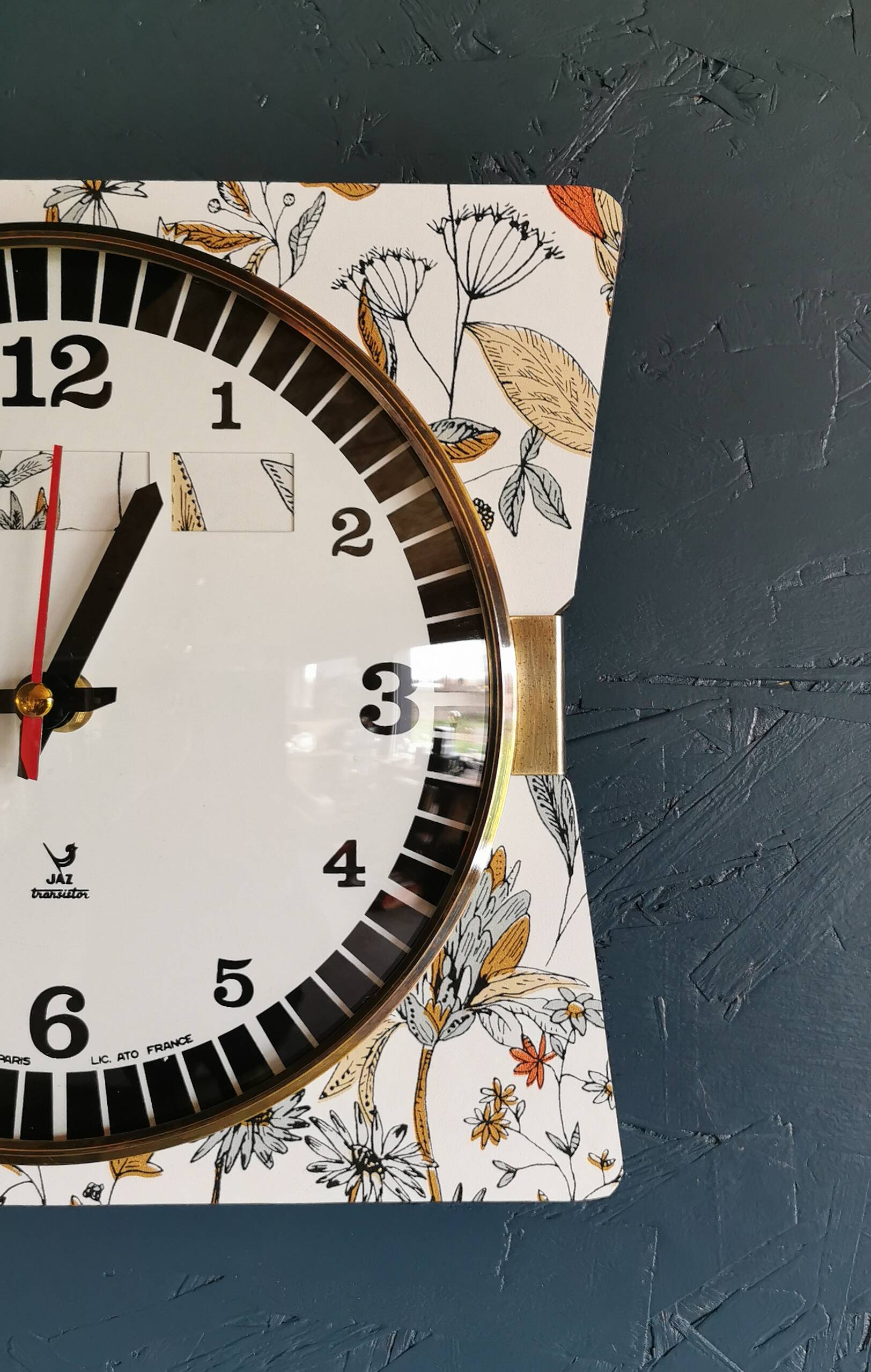 Vintage formica clock silent wall pendulum 60s "Jaz flowers"