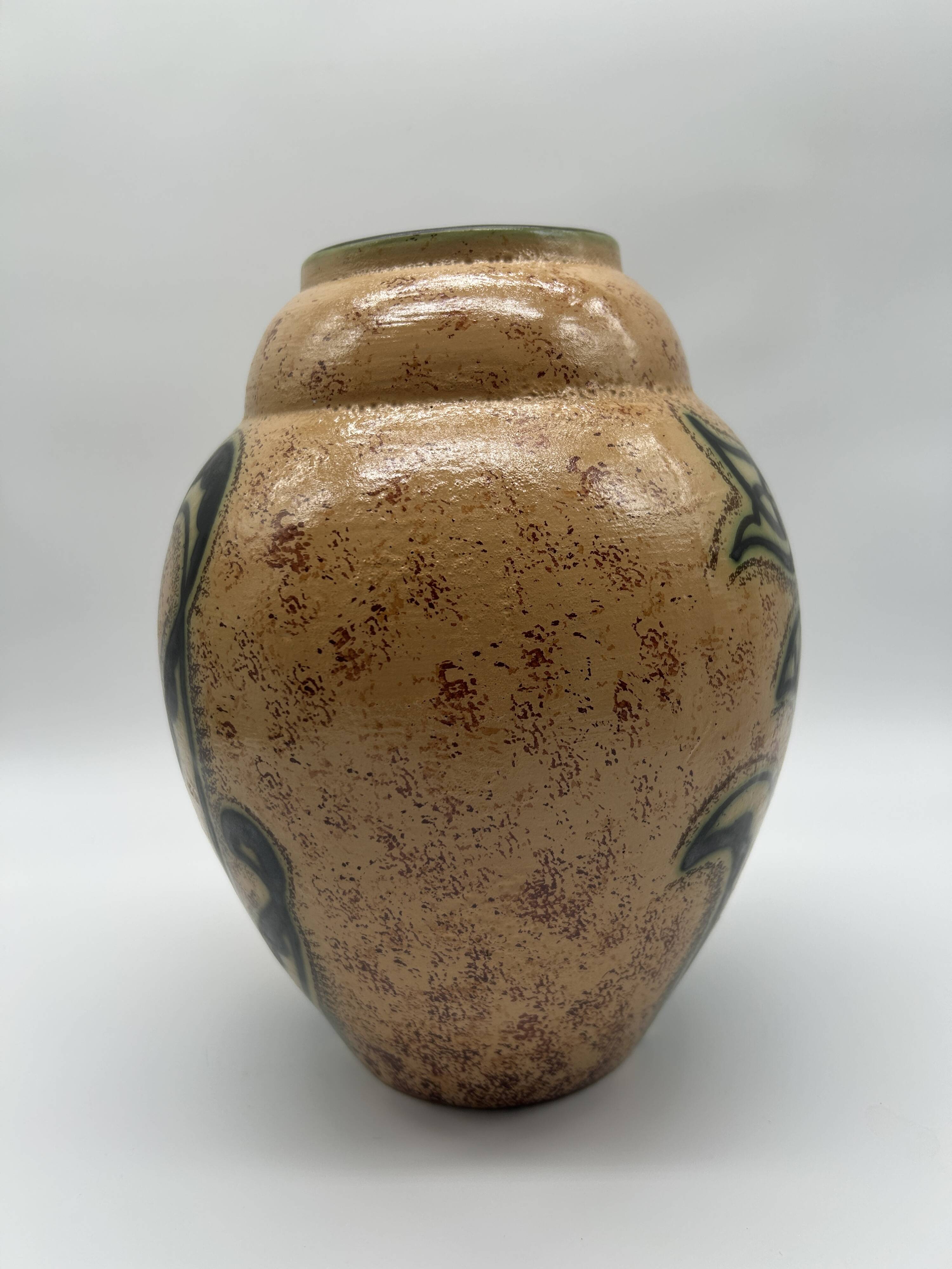 Art Deco vase attributed to Louis Randour for Saint-Ghislain.
