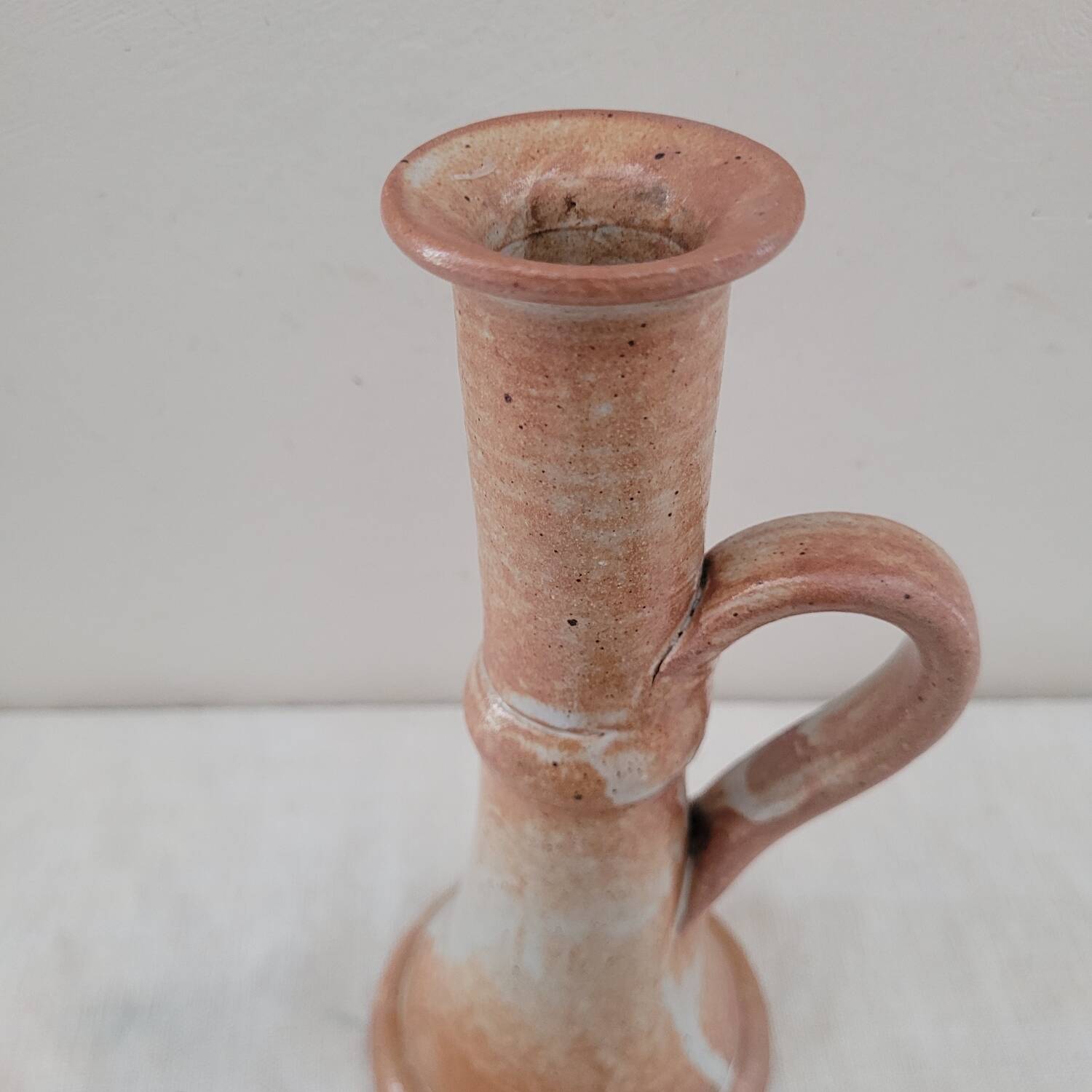 ​Bougeoir Artisanal en Terre Cuite Brute – Circa 1970