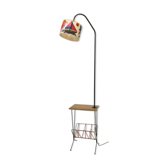 Lampadaire des années 50, tablette bois et scoubidou