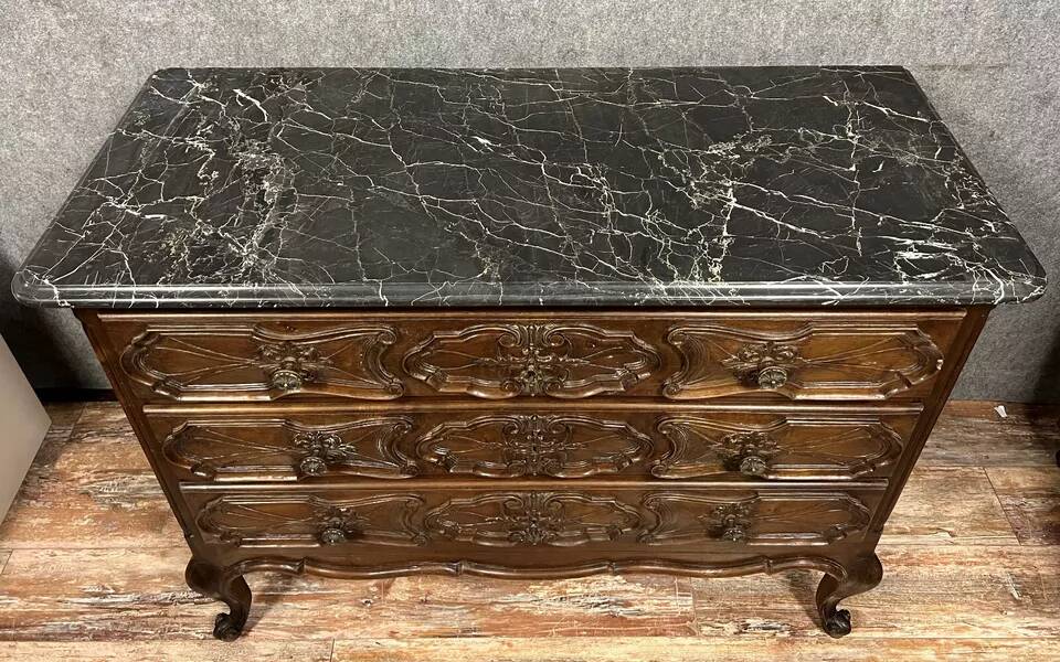 Commode Louis XV Baroque en noyer massif vers 1850-1880