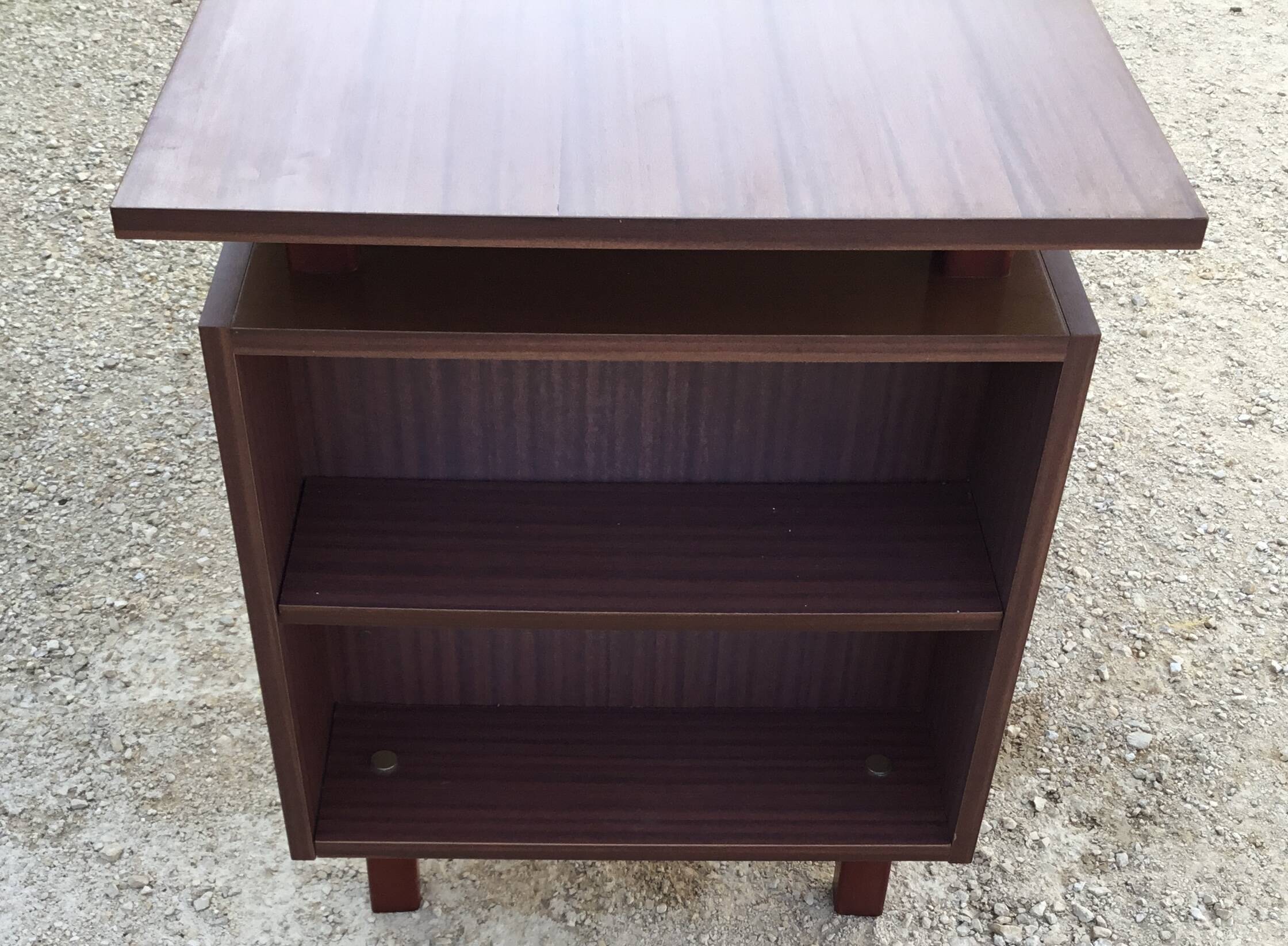 1980s mahogany veneered desk