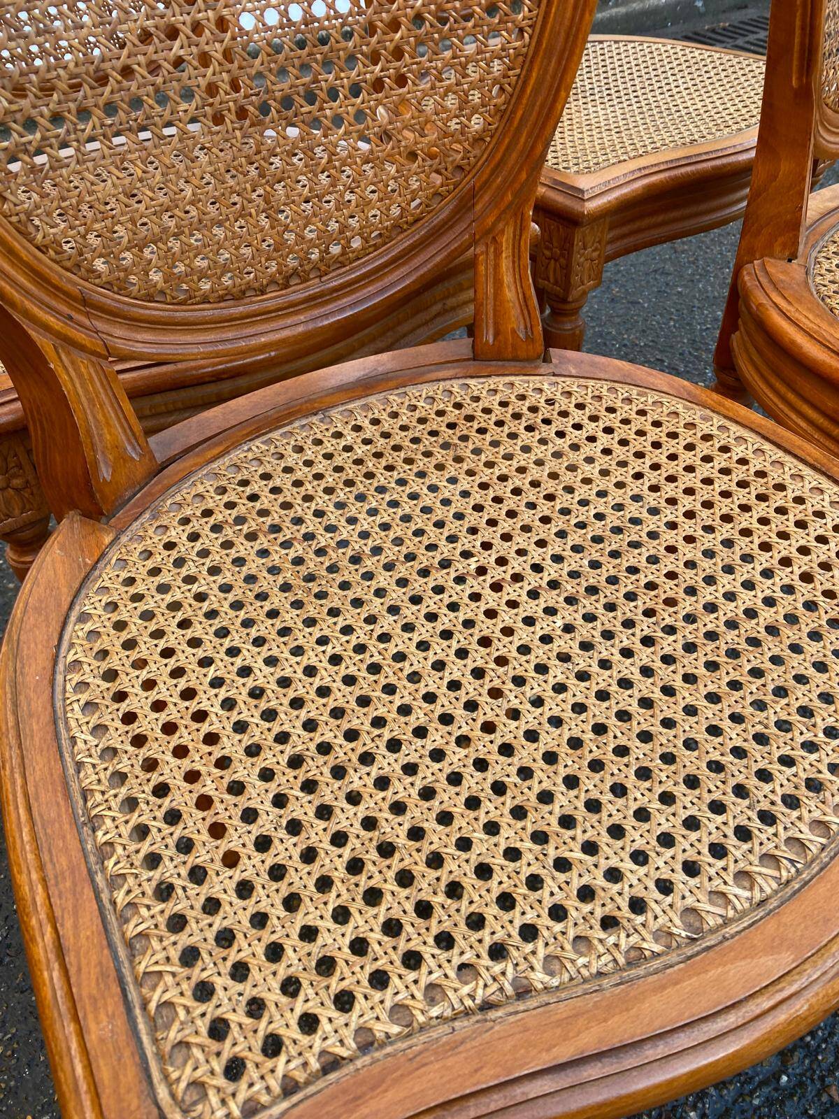 4 caned Louis XVI medallion dining chairs from the 19th century.