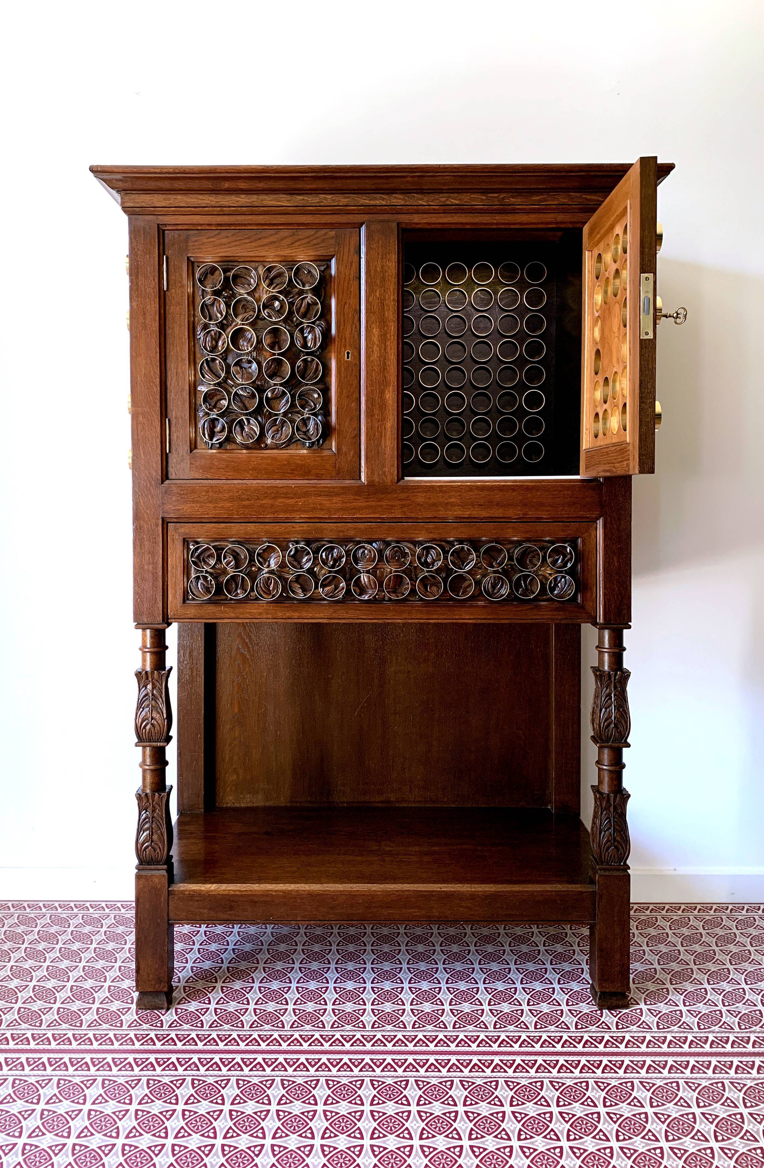 Bar in neo-renaissance style in solid oak