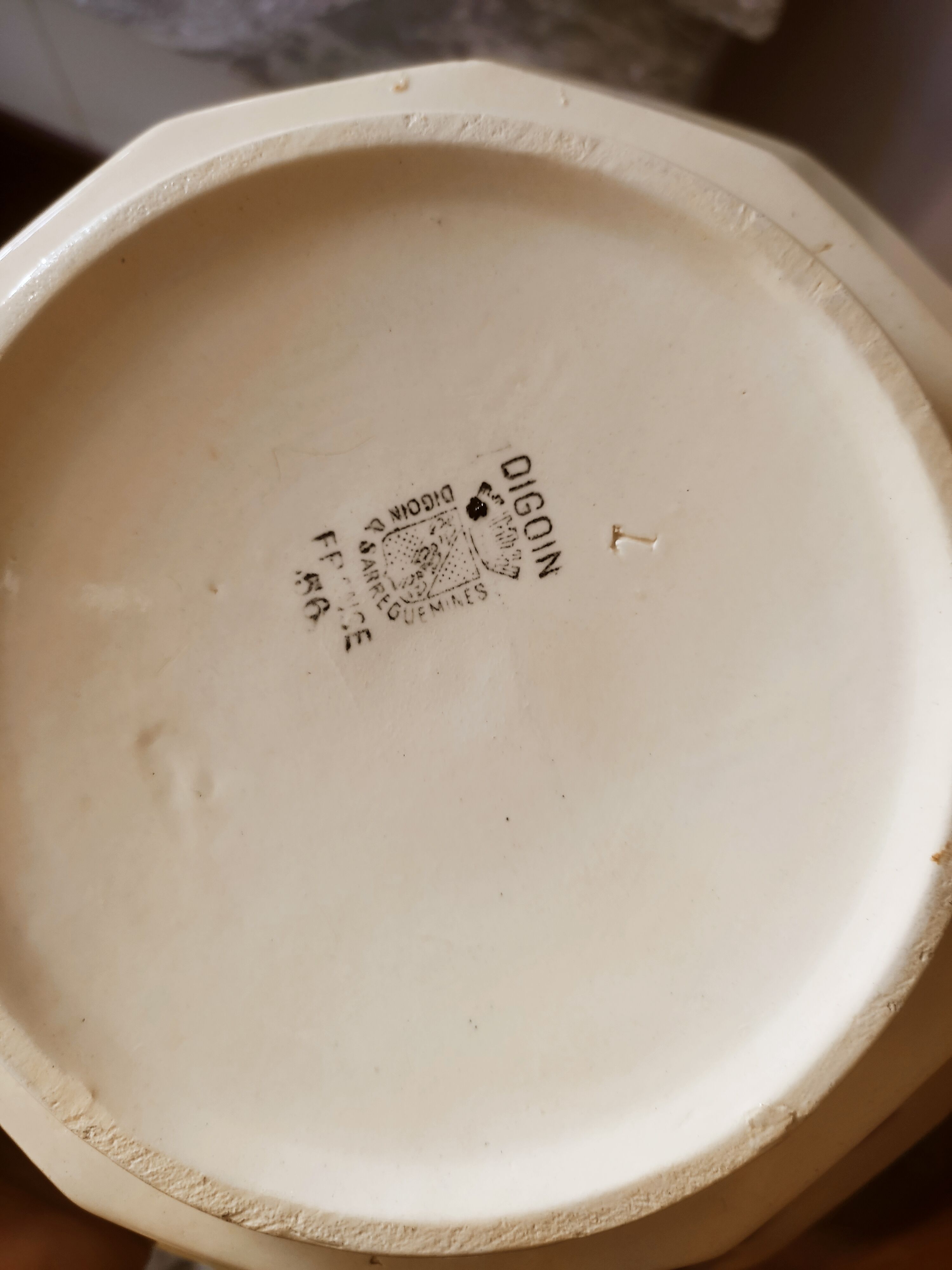 Salad bowl Digoin in faience