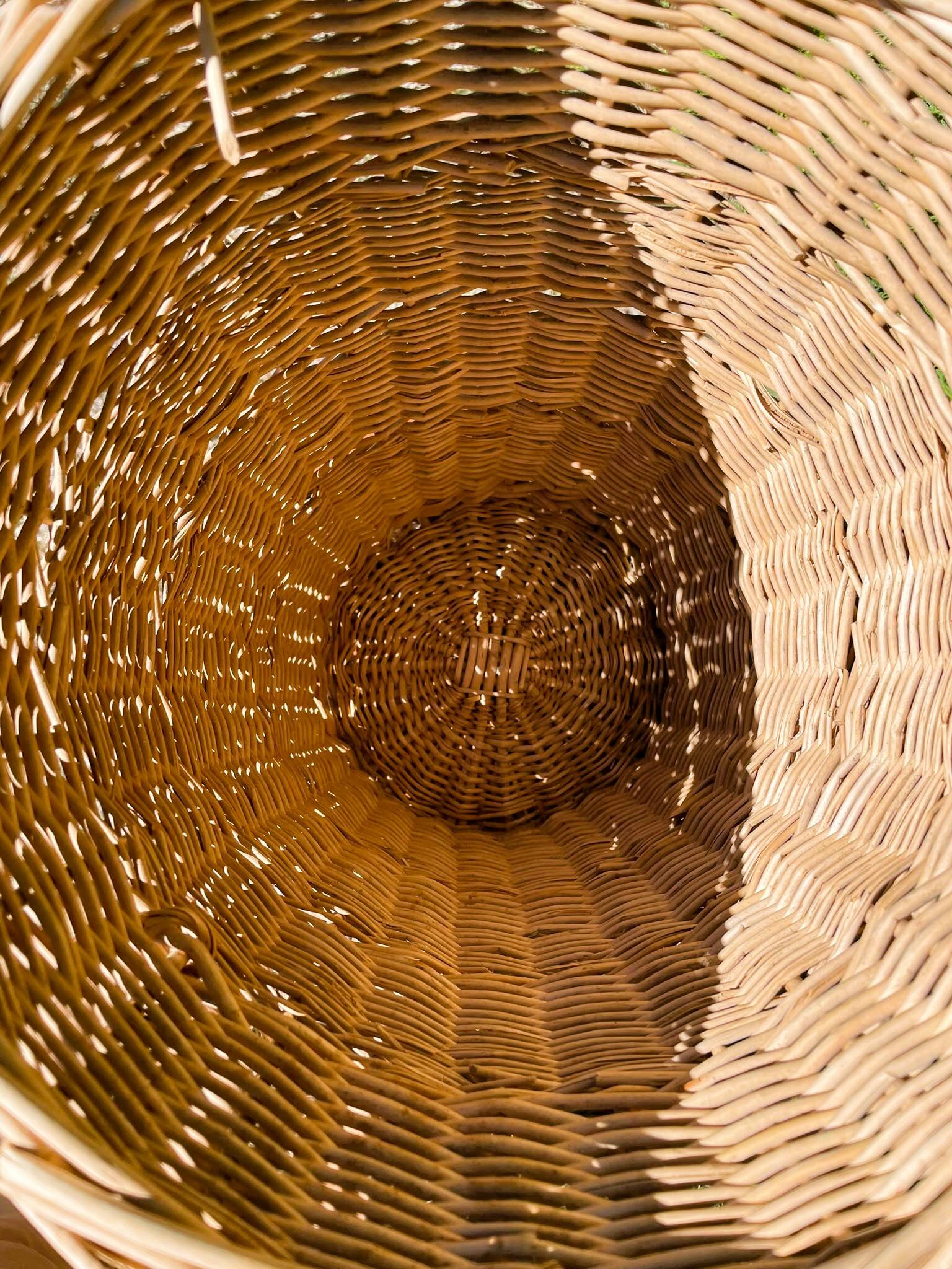 Panier en osier vintage