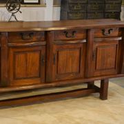 Buffet brutaliste en orme par Aranjou 1950