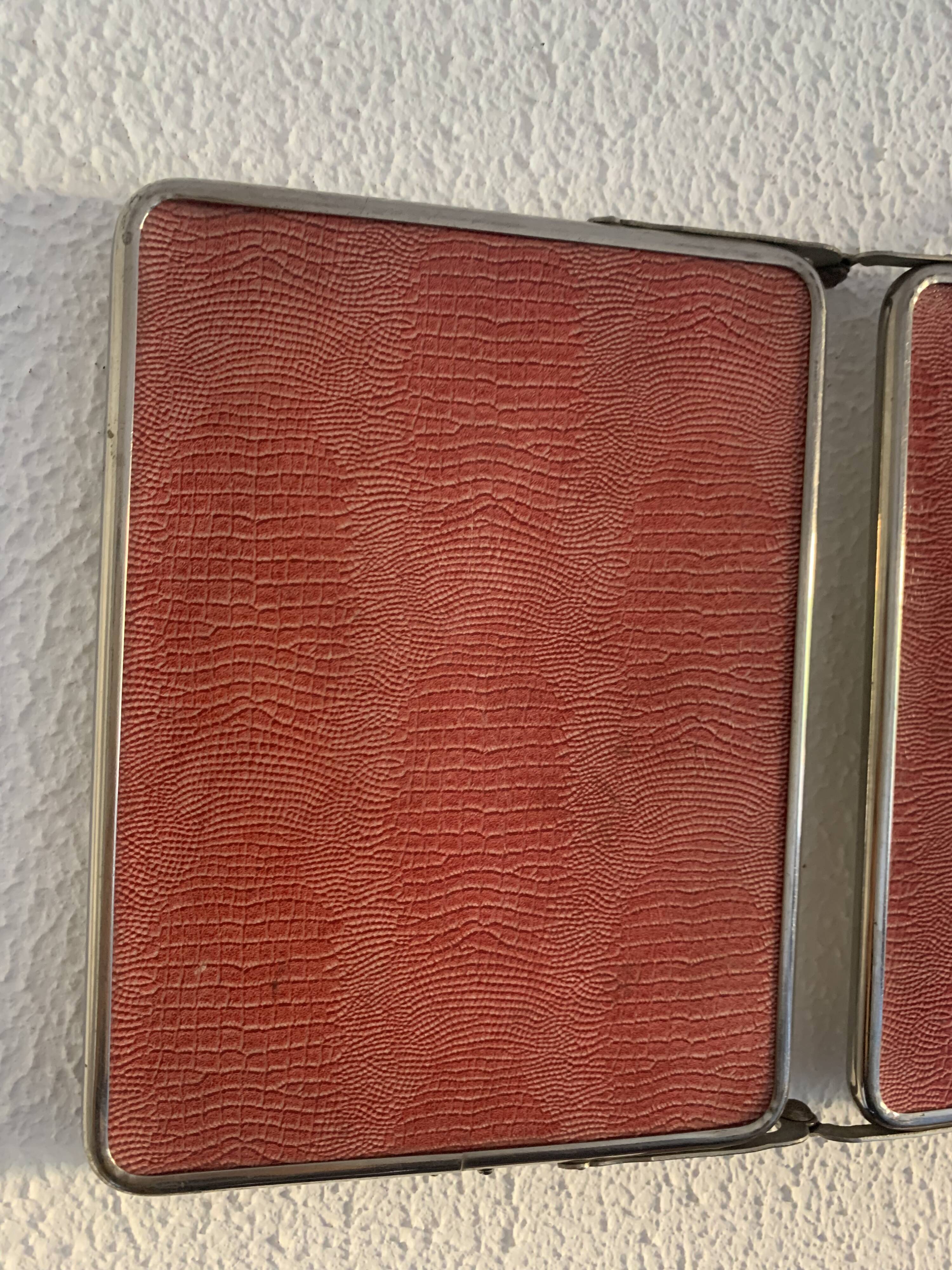 Vintage 1950s beveled barber triptych mirror in grenadine - 21 x 49 cm