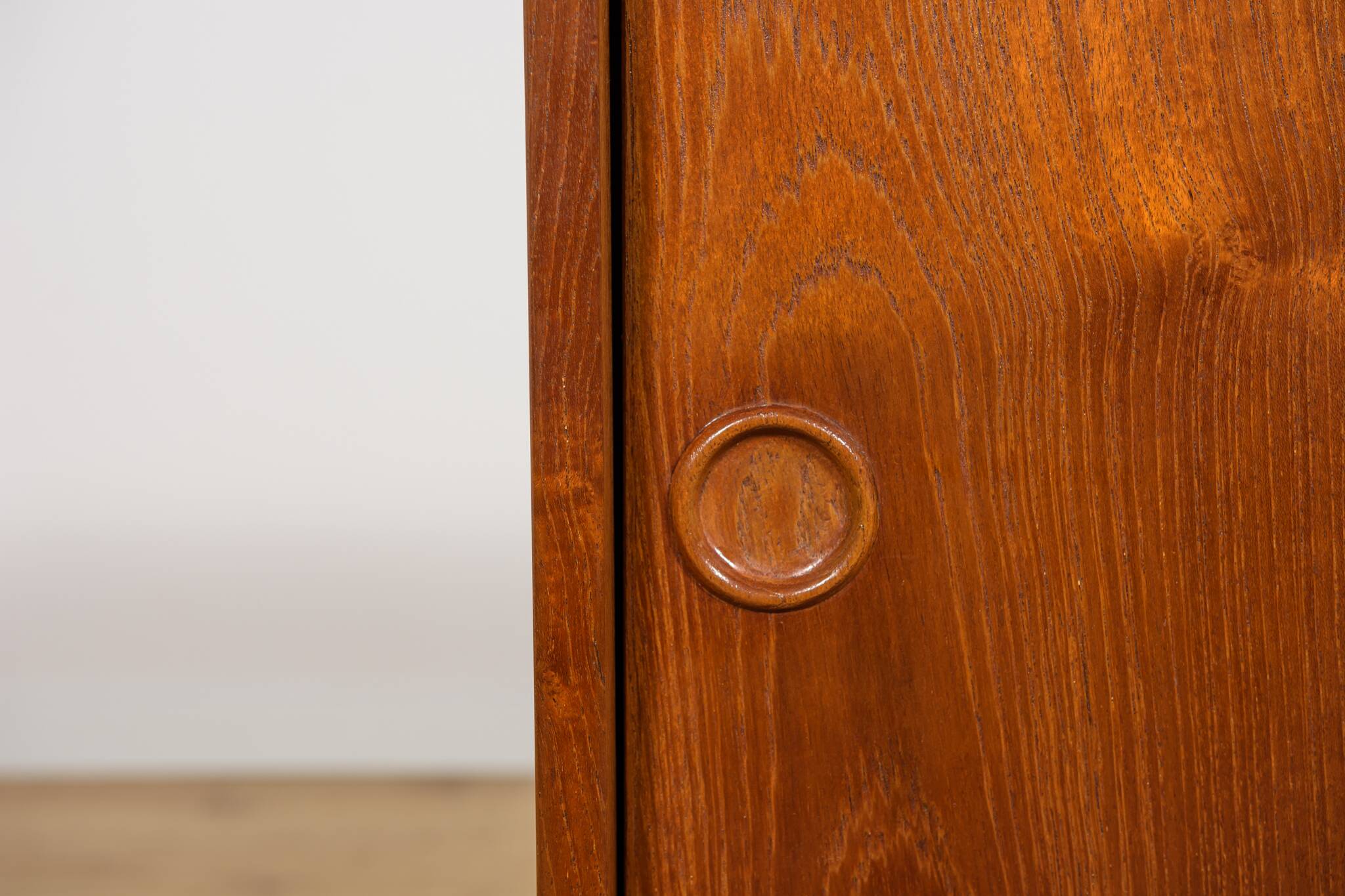 Petit buffet en teck du milieu du siècle de Feldballes Møbelfabrik, Danemark, 1960