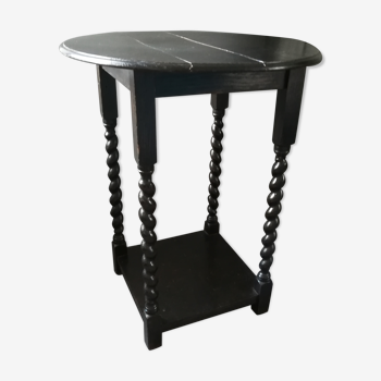 Black pedestal