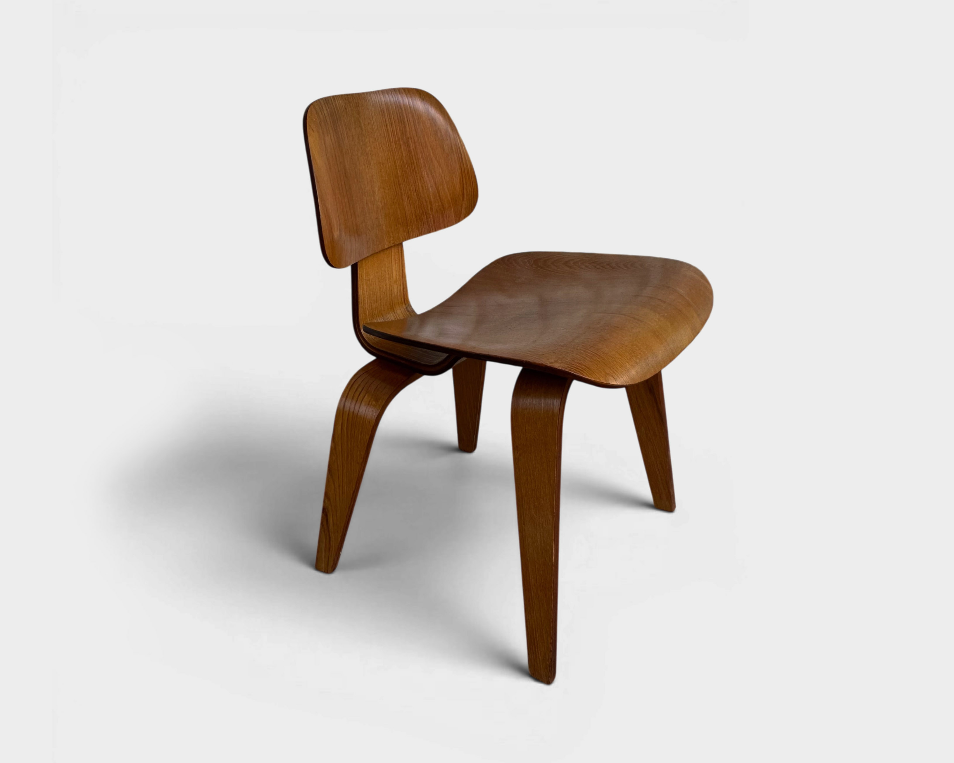 DCW chair in walnut by Charles & Ray Eames for Herman Miller, 1950-53