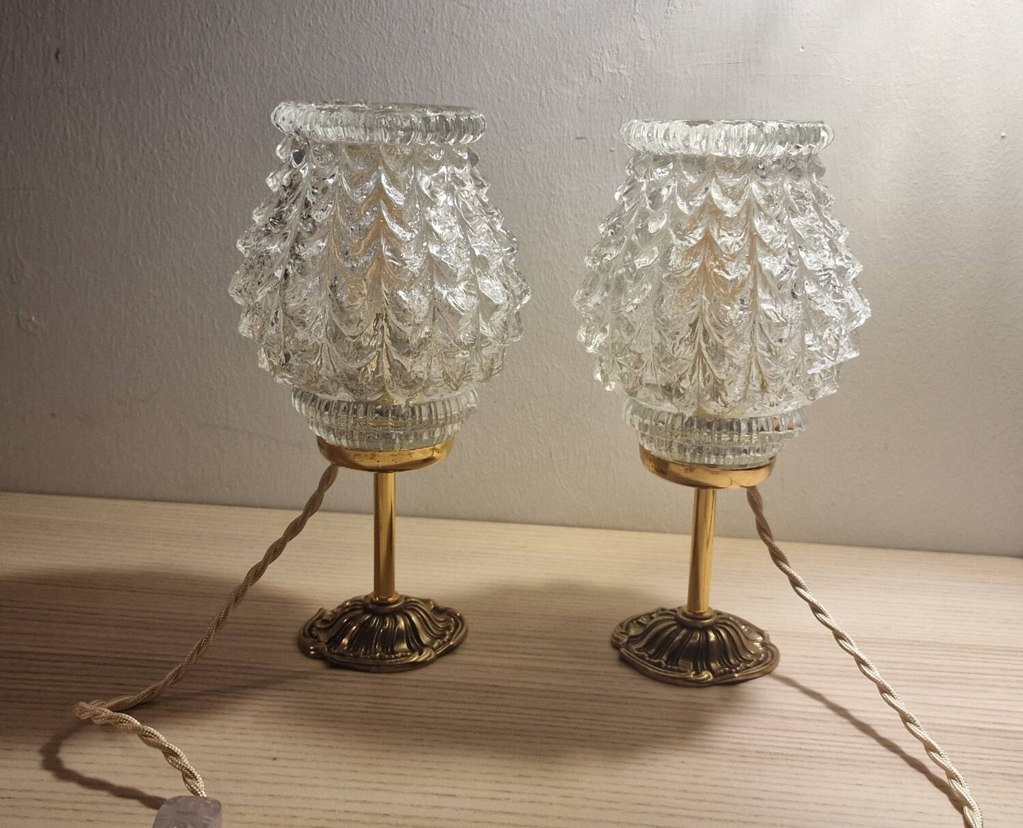 Duo lampes verre ciselé pied bronze ancien