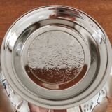 Empty metal flower pocket