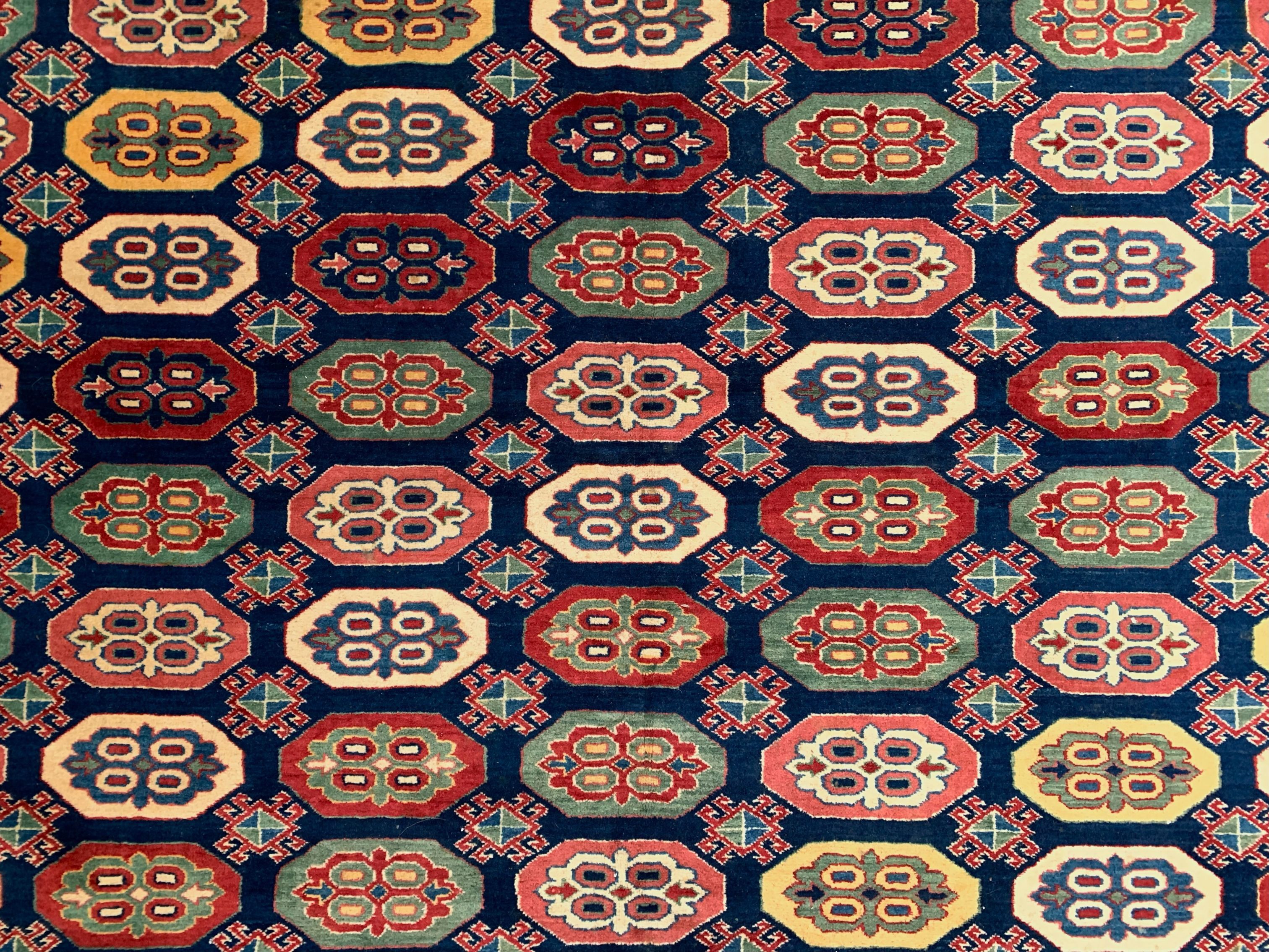 Turkish bergama rug 385x320 cm