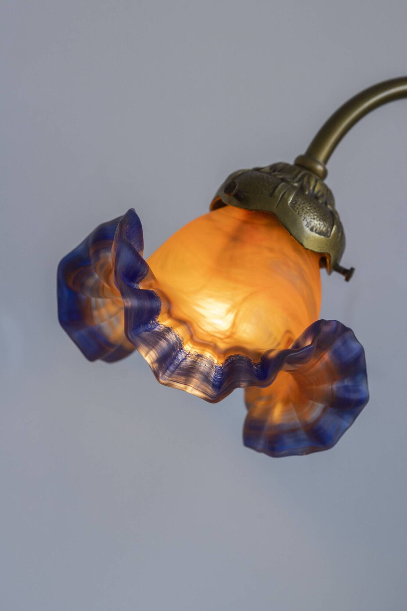 Lamp style art nouveau tulip glass of Vianne