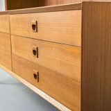 Buffet en teck avec portes en verre par Brouer Møbler, années 1960.