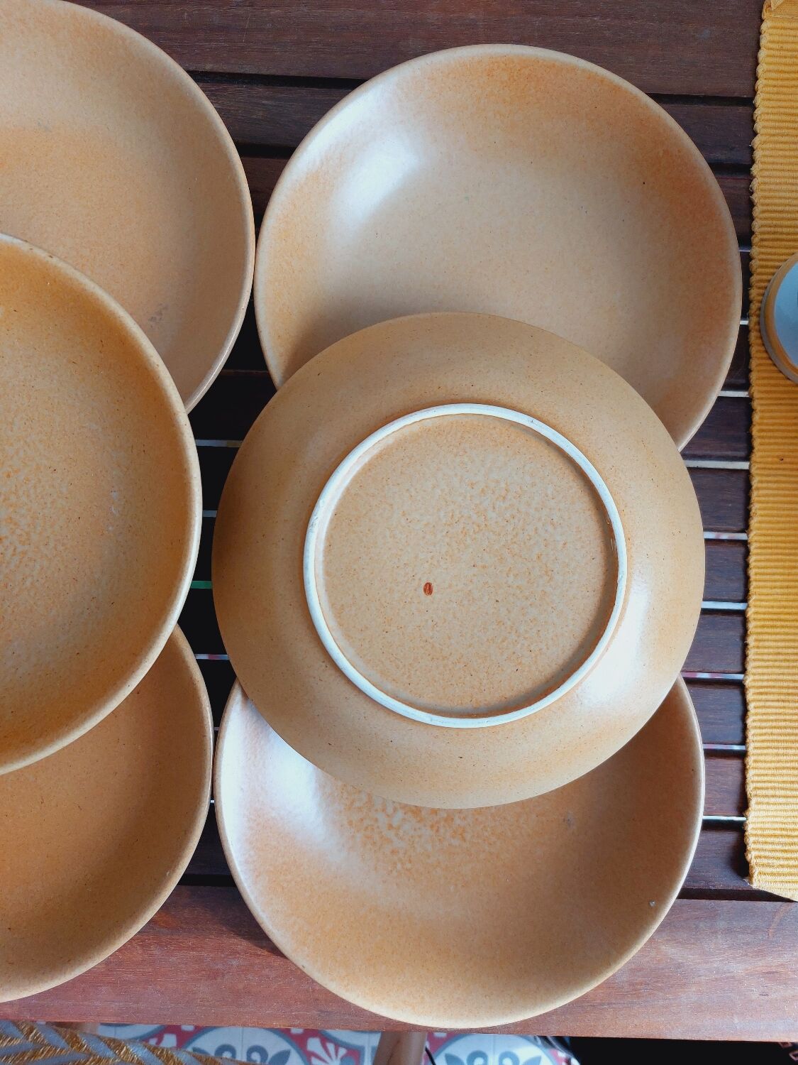 10 hollow stoneware plates