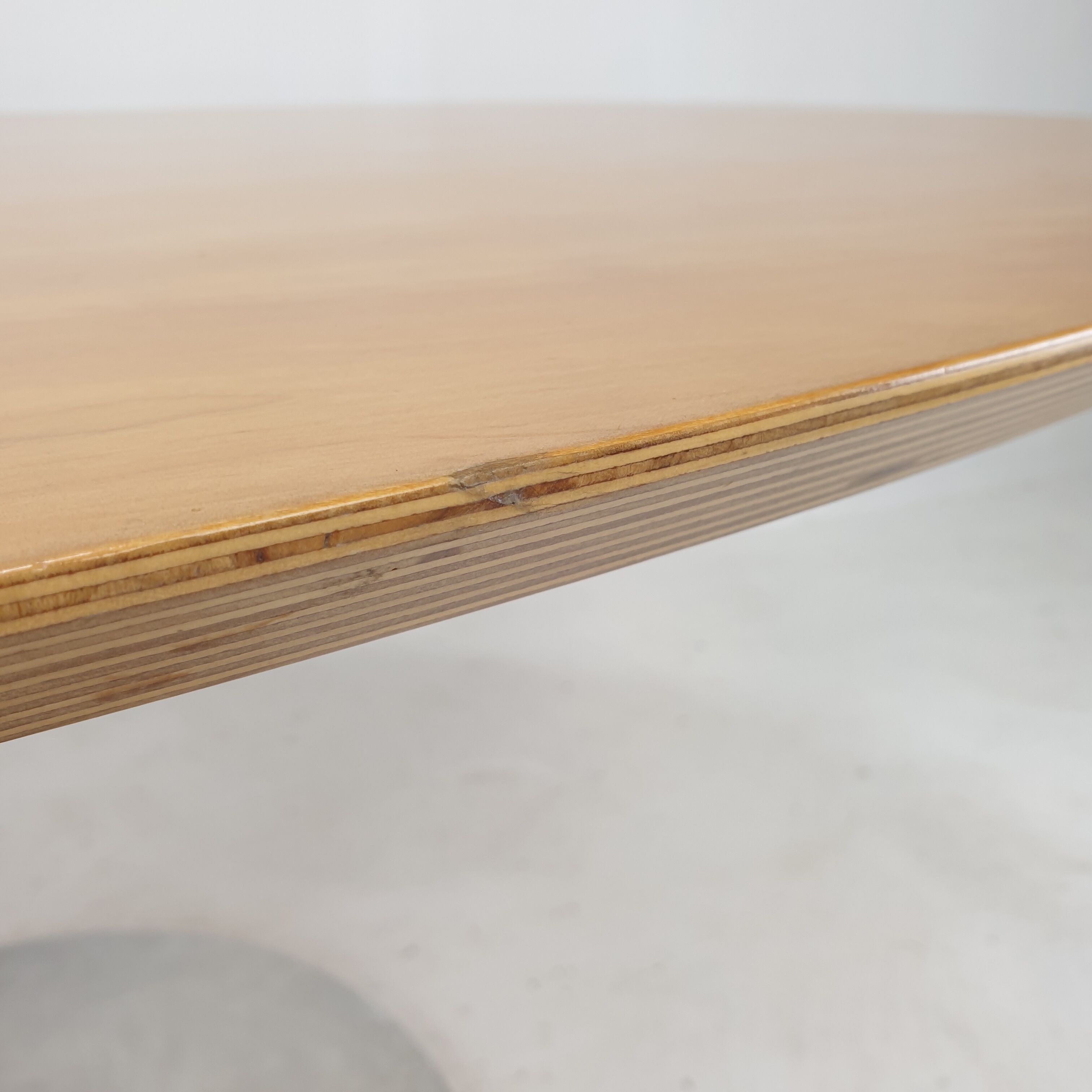 Oval dining table by Pierre Paulin for Artifort