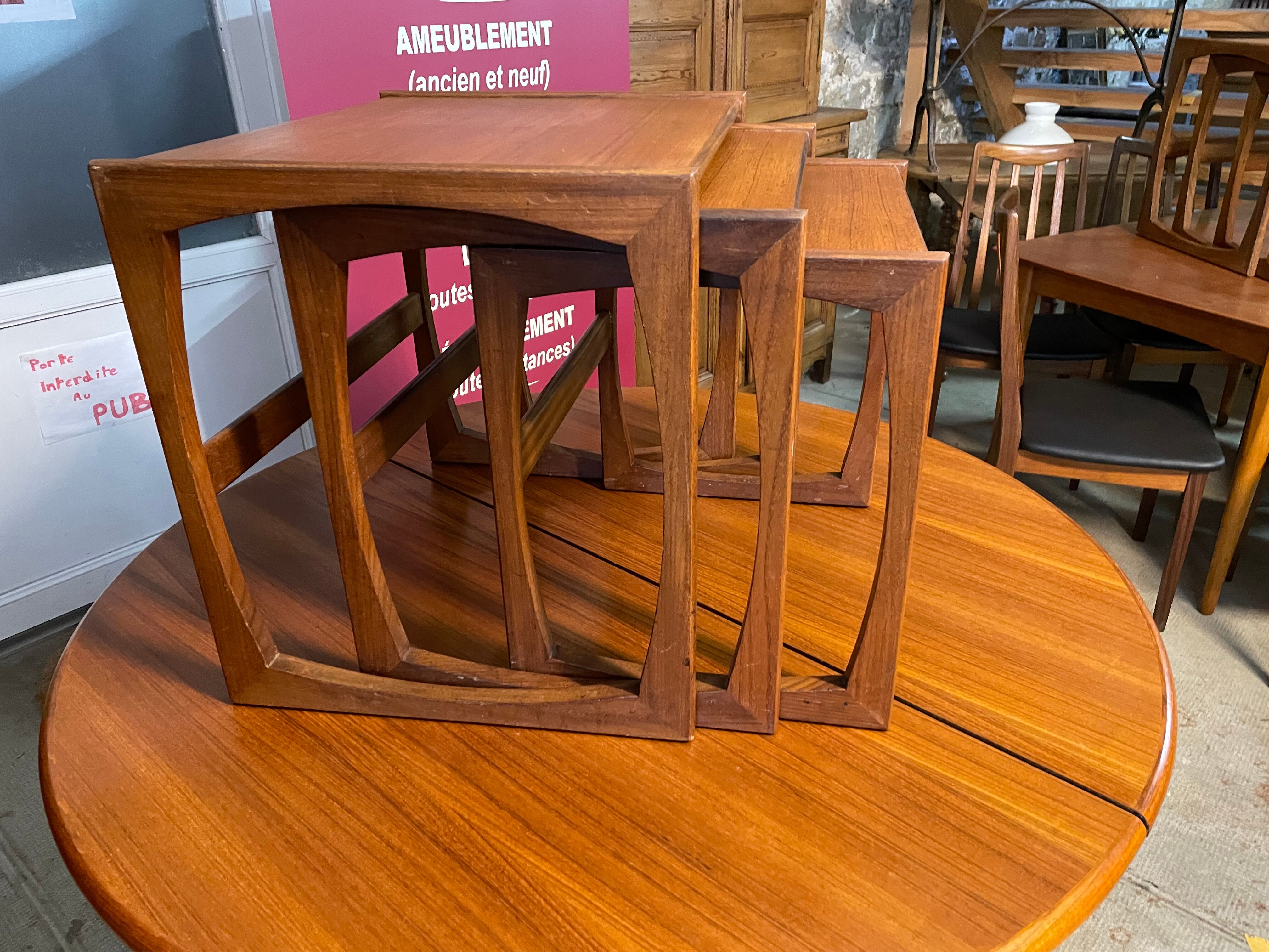 Vintage pull-out table