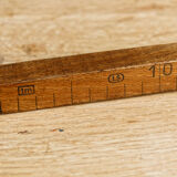 Metre of draper, oak