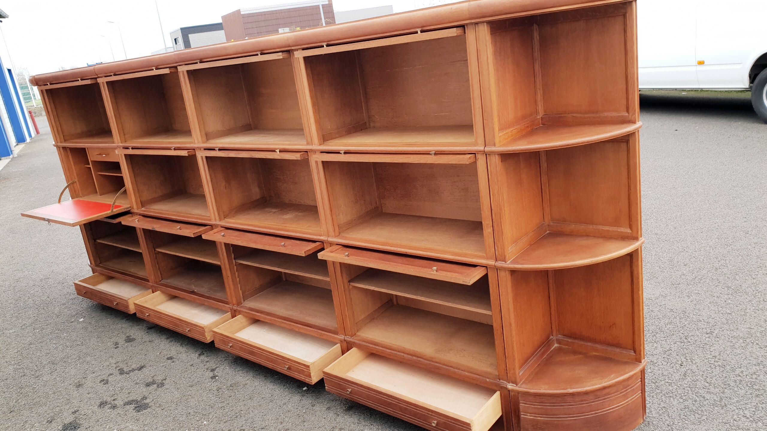 Vintage notary library