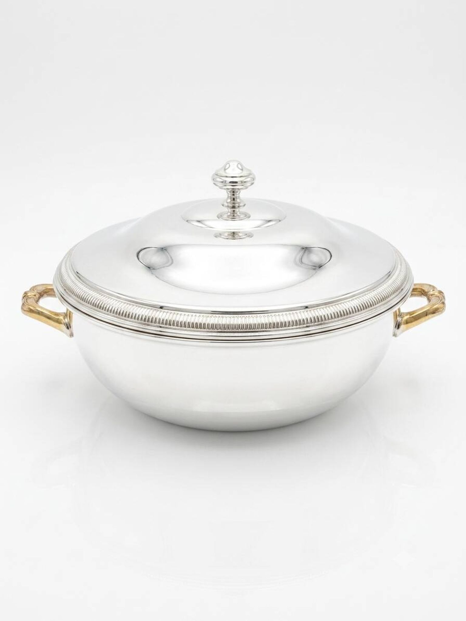 Soup tureen or vegetable dish in silver-plated metal – French silversmithing