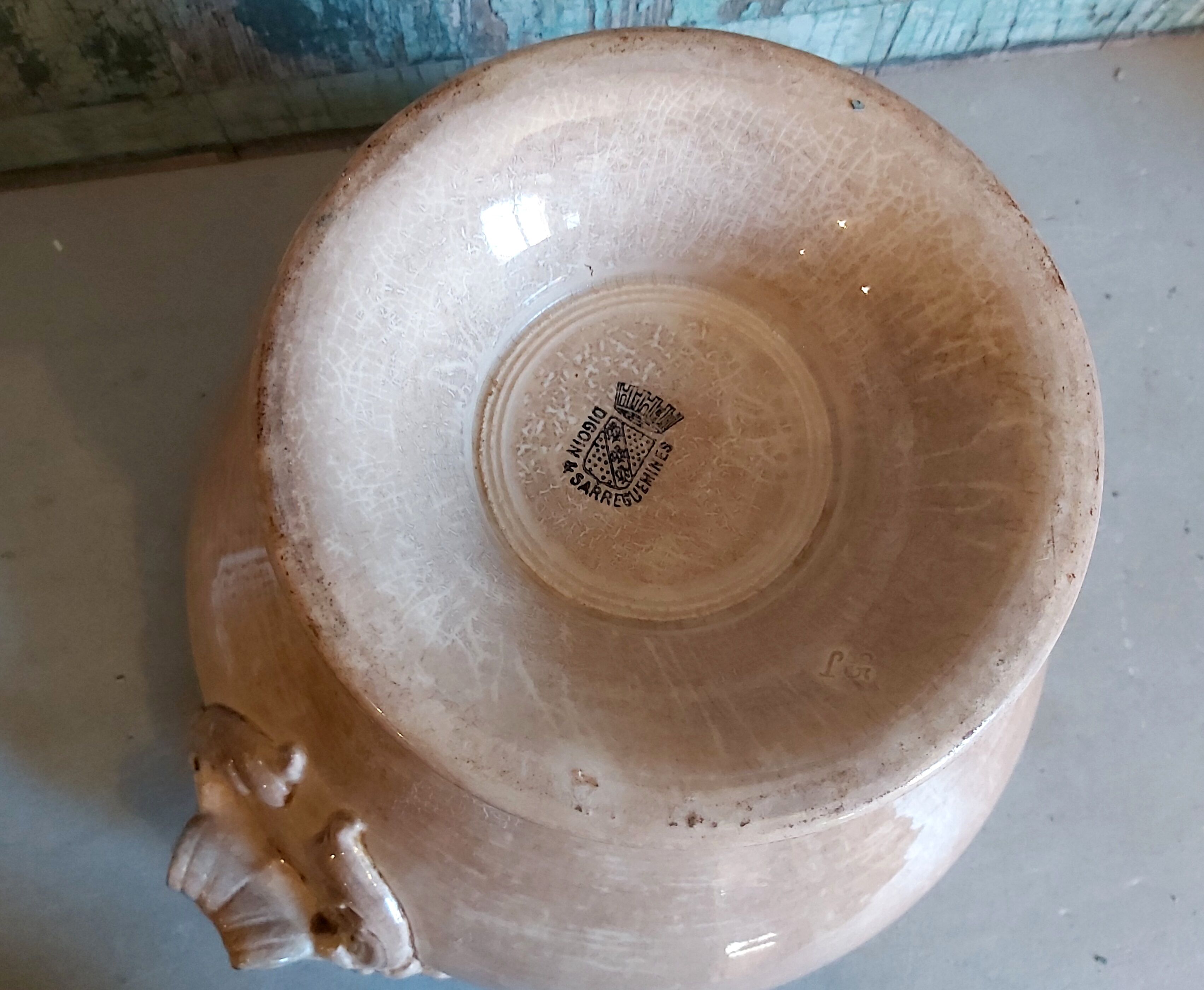 Vintage french fruit bowl from Sarreguemines