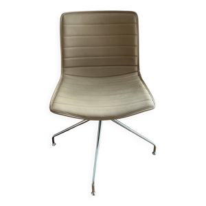 Chaise design Arper -Catifa