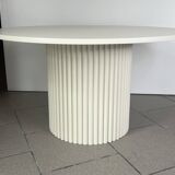 round fluted coffee table in light beige ⌀90 cm