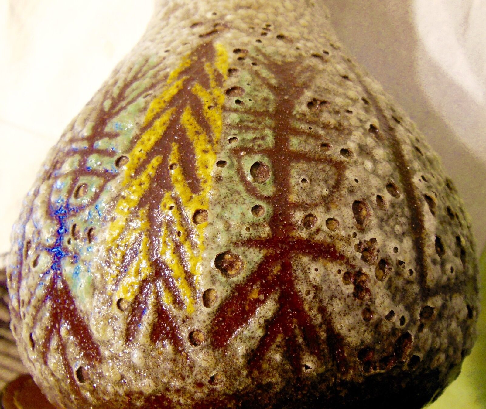 Ceramic vase of accolay, primitive abstract decor