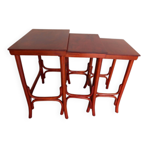 Ensemble de trois tables
