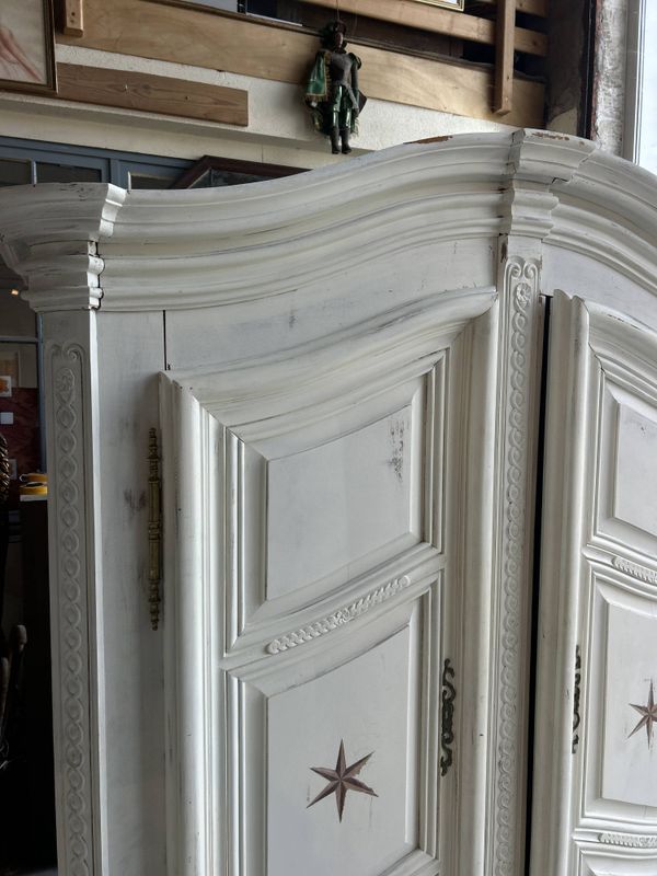 Armoire 2 portes peintes , Style Louis XIV, travail régional alsacien