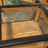 Vitrine ancienne sur pieds